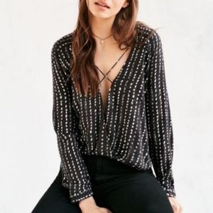 Black/White Patterned Long Sleeve Blouse